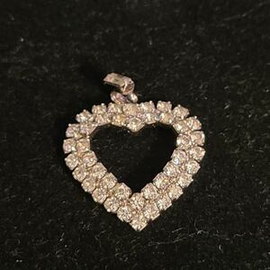Vintage Tara‎ Jewelry Rhinestone Heart Pendant.